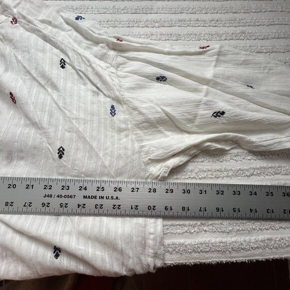 Akemi + Kin Adela Embroidered Buttondown Blouse Size Large White Oversized Boxy - Picture 5 of 7
